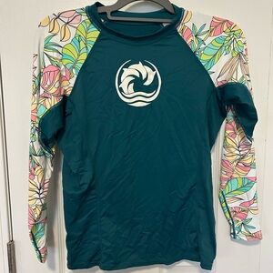Women’s XL WaveRidingVehicles Rash guard